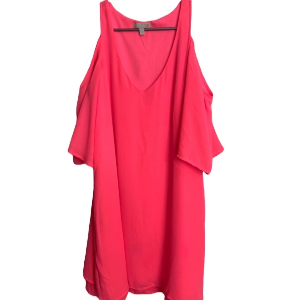 Beautiful Gianni Bini hot pink cold shoulder dress. S